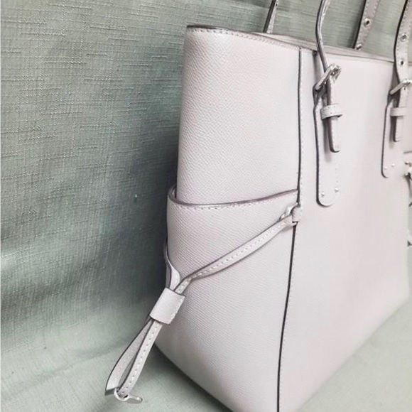 Michael Kors Light Gray Voyager East West Tote NWT - Picture 3 of 8